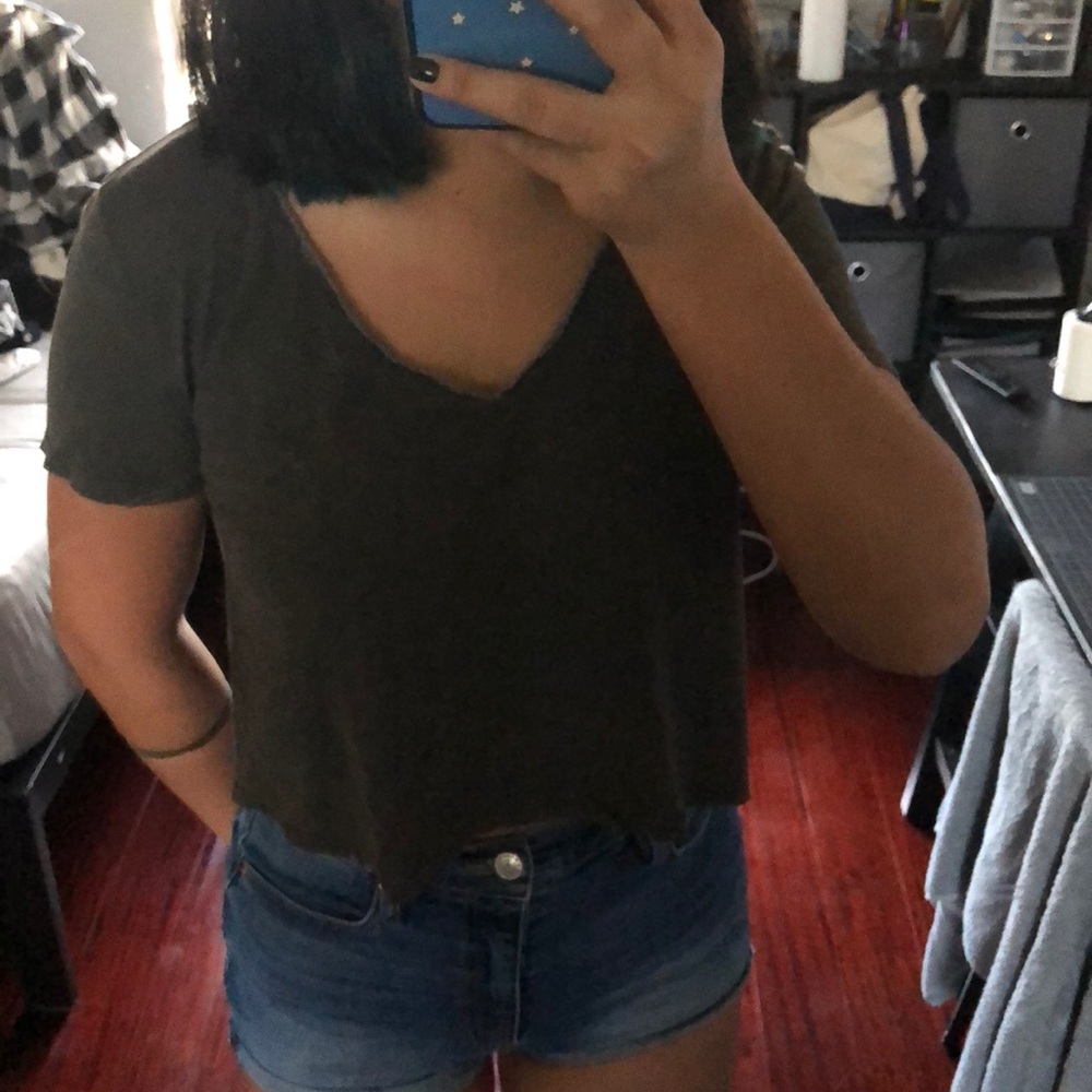 v-neck low/high yee
